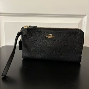 Coach | Double Zip Corner Wristlet